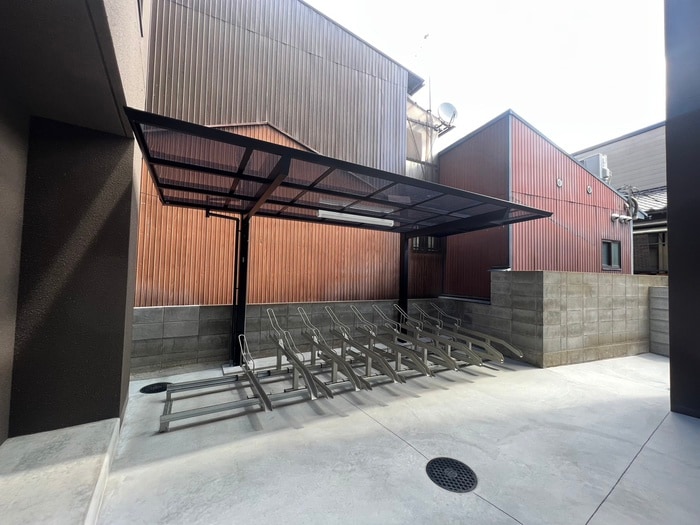 駐輪場 Hale Luana東山