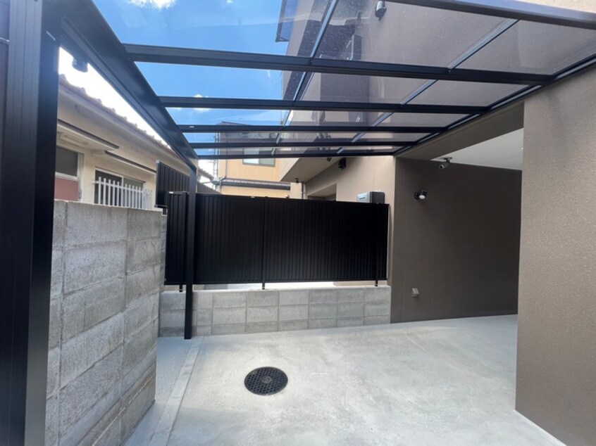 バイク置き場 Hale Luana東山