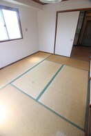 居室 ロイヤルハイム豊新