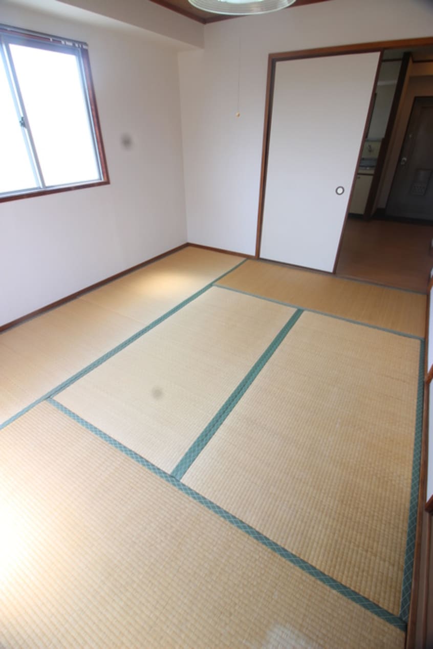 居室 ロイヤルハイム豊新