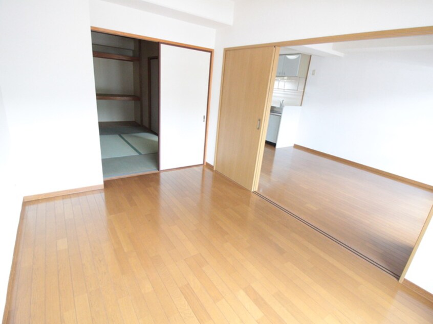 居室 ゴールデンガーデン岩倉