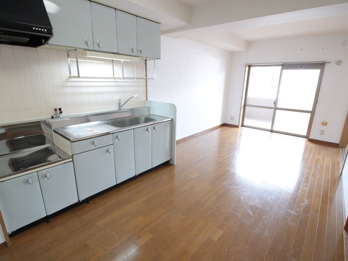 居室 ゴールデンガーデン岩倉