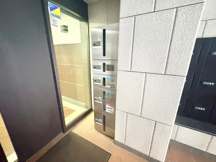 エントランス部分 ﾘﾊﾞ-ﾗｲｽﾞ南堀江