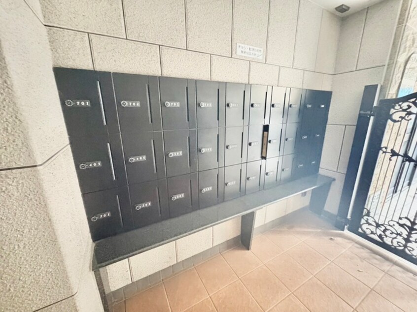 エントランス部分 ﾘﾊﾞ-ﾗｲｽﾞ南堀江