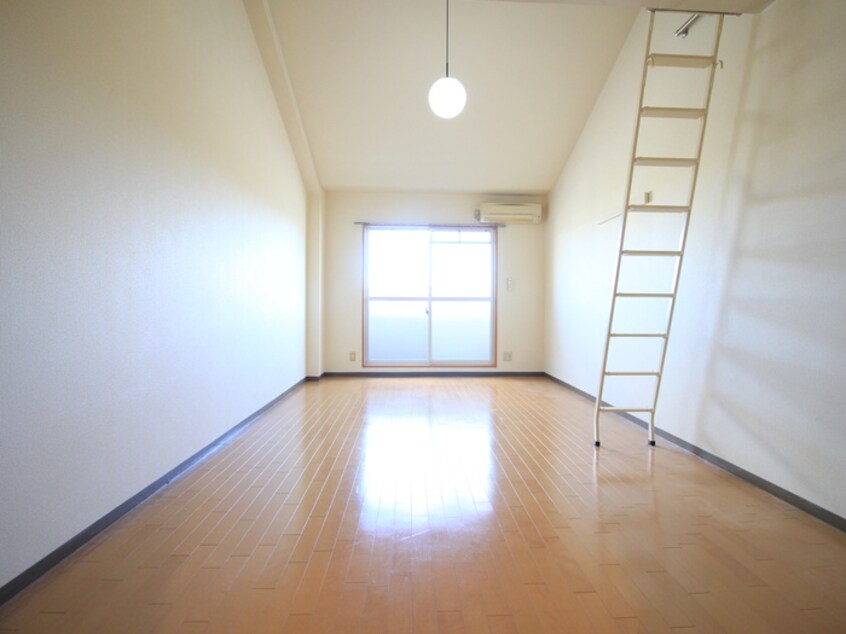 居室 サンローレル和坂