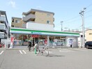 ファミリーマート豊中長興寺北店(コンビニ)まで156m マンション本多