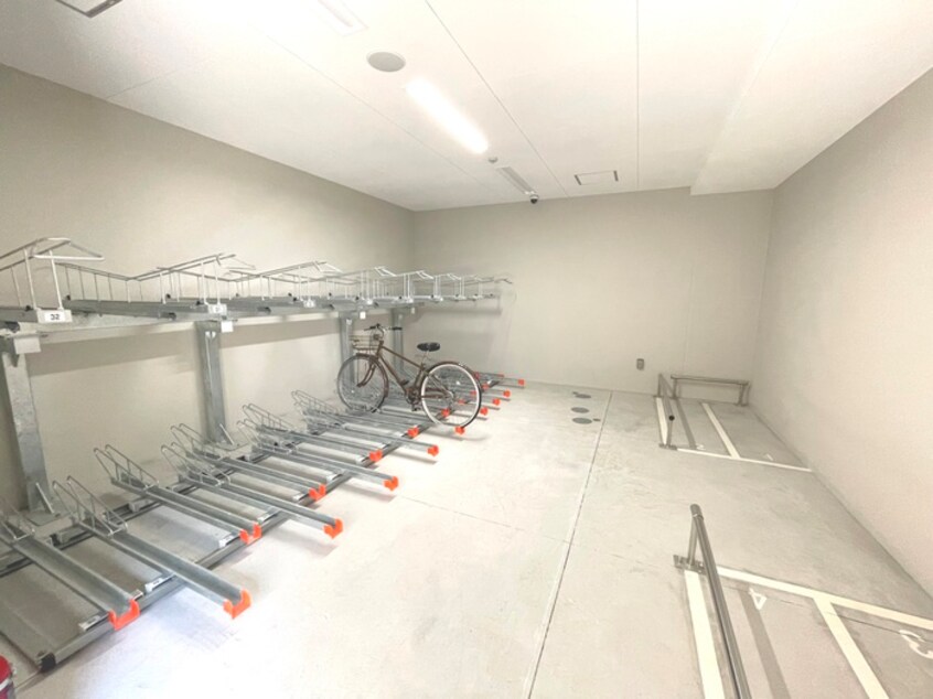 駐輪場 エル・セレーノ新大阪北