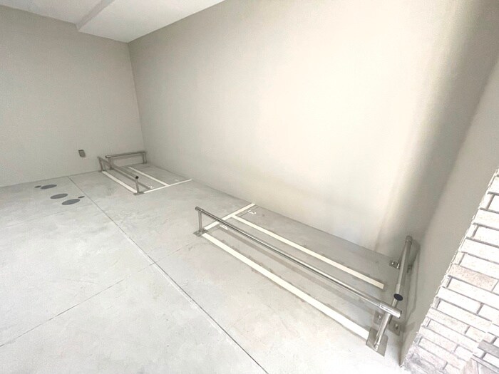 バイク置き場 エル・セレーノ新大阪北