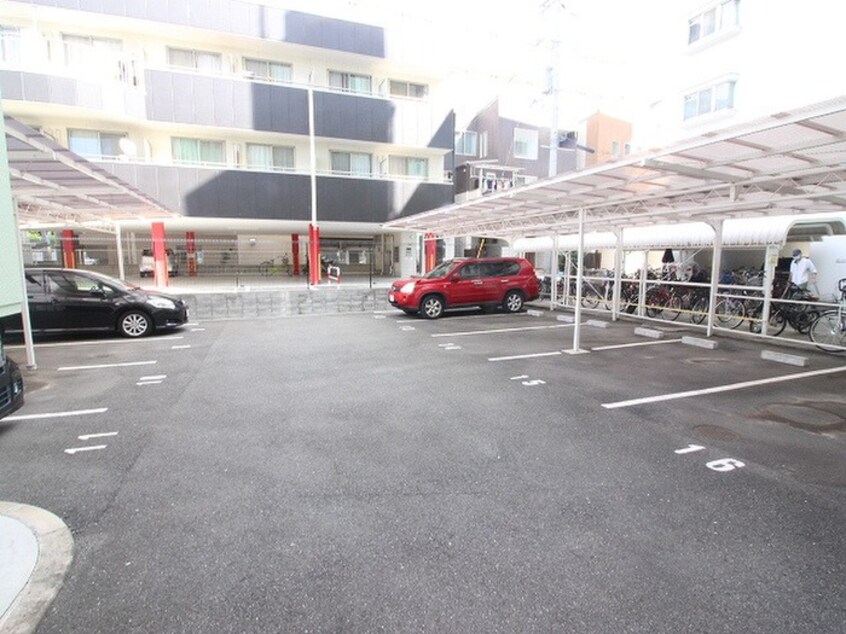 駐車場 ｳｴｽﾄ ｳﾞｨﾙ 八雲