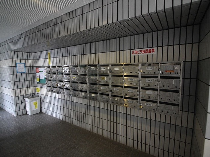 エントランス部分 ｳｴｽﾄ ｳﾞｨﾙ 八雲