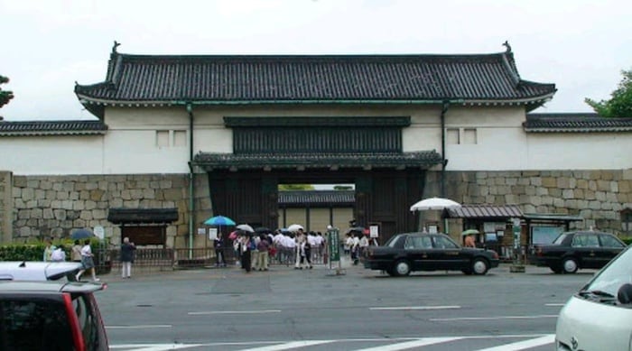 二条城(美術館/博物館)まで290m ア－バン御所南