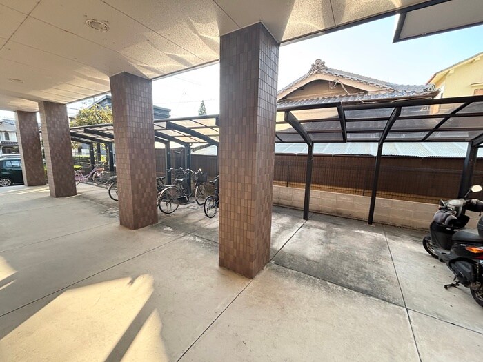 駐輪場 グランドメゾン