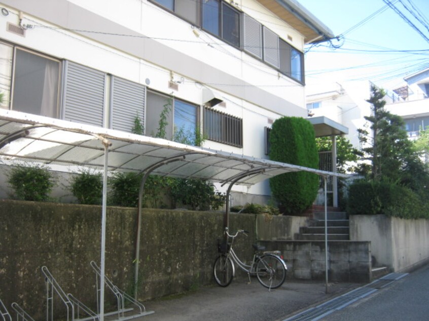 駐輪場 嶋田ハイツ