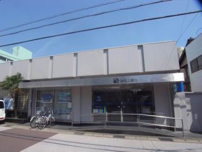 みなと銀行(銀行)まで200m ジョイフル東二見