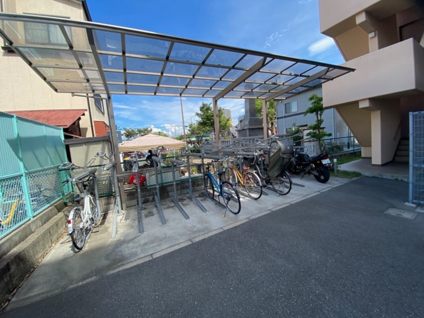 駐輪場 NOMURA