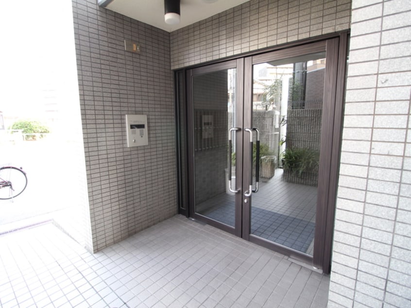 エントランス部分 コンセール裕恵