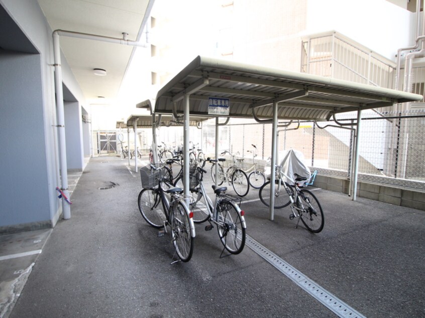 駐輪場 コンセール裕恵