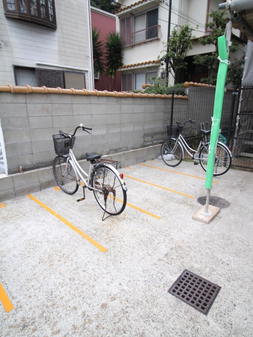 駐輪場 ﾍﾞﾙﾒｿﾞﾝ千里山