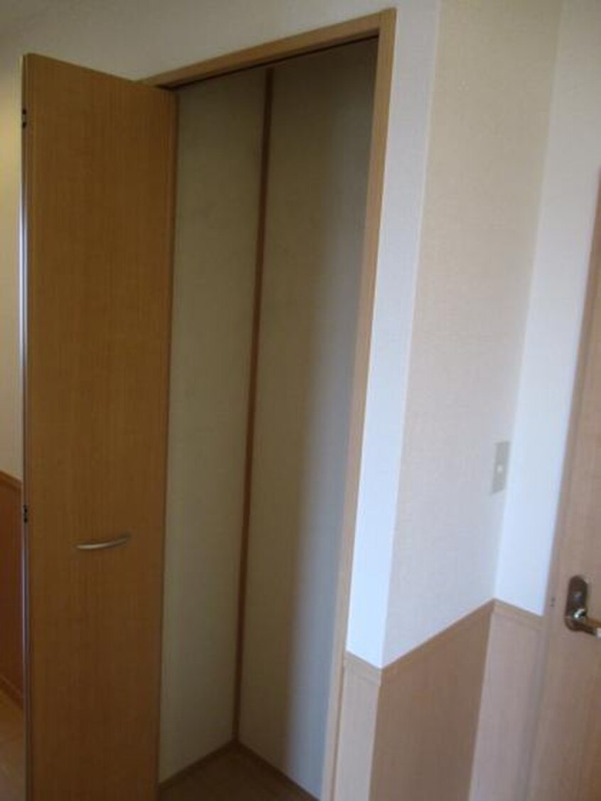 収納 シェソワ鶴見緑地