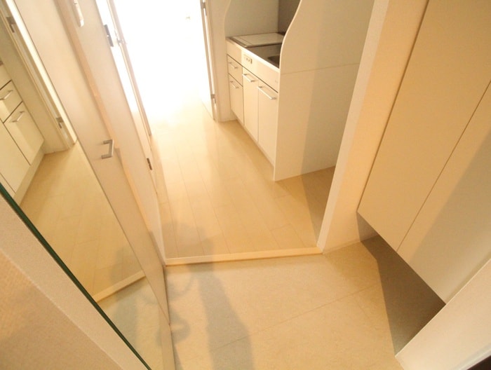 玄関 セレニテ神戸元町