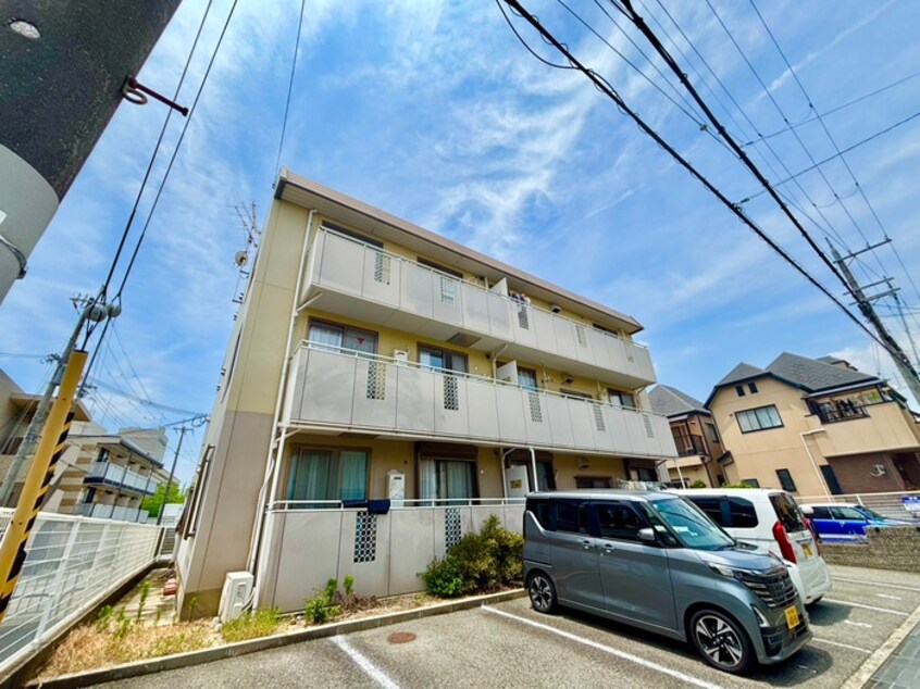 外観写真 トリヴァンベ－ル門前