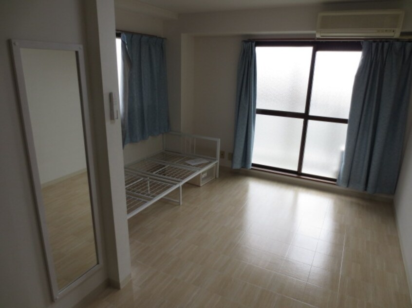 居室 クリスタル長居