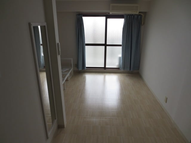 居室 クリスタル長居