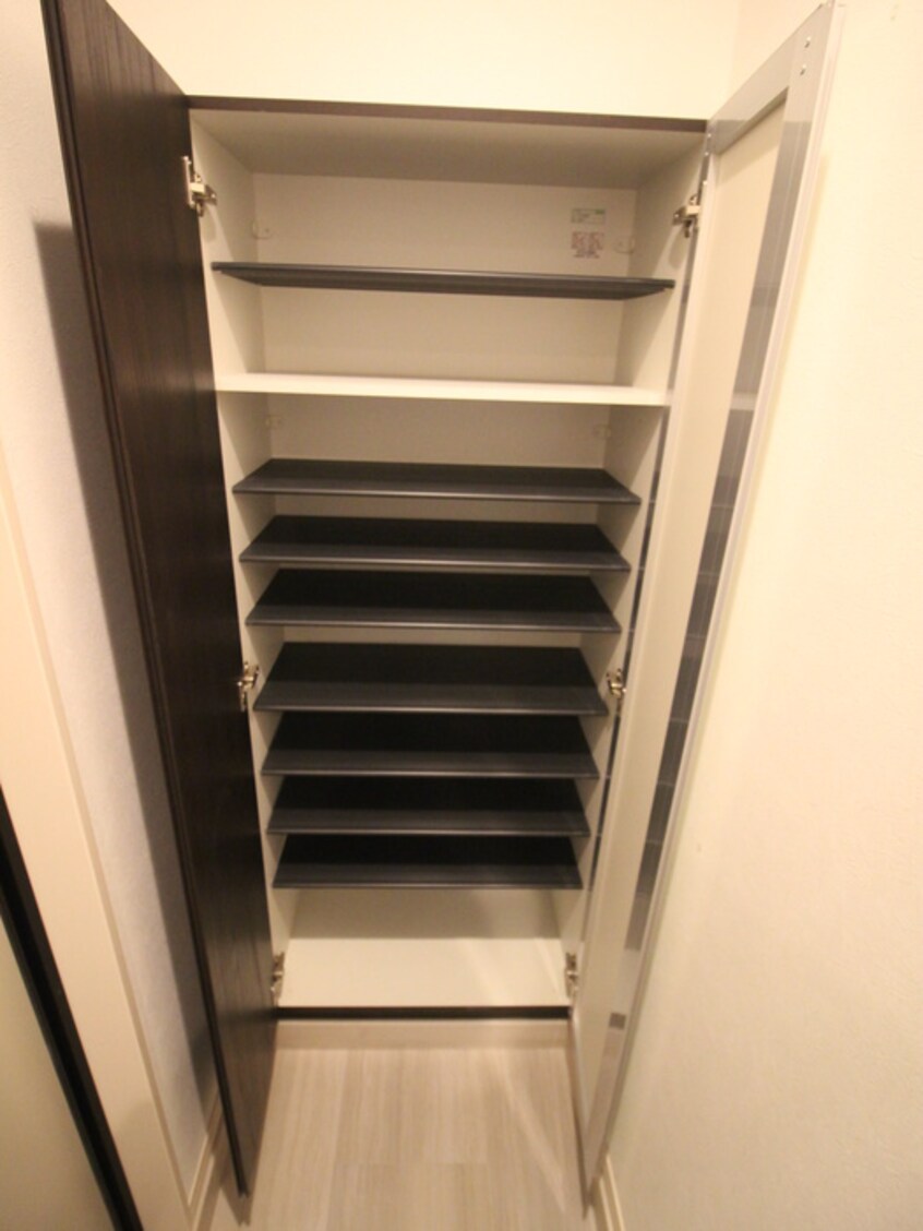 靴箱 アートレジデンス春日出南