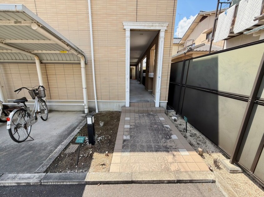 エントランス部分 カ－サアザレア