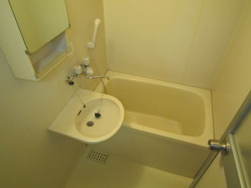 バス／シャワールーム等 日生ビル