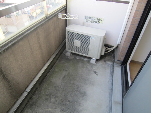 ベランダ・バルコニー 日生ビル