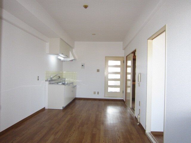 居室 みかさビル