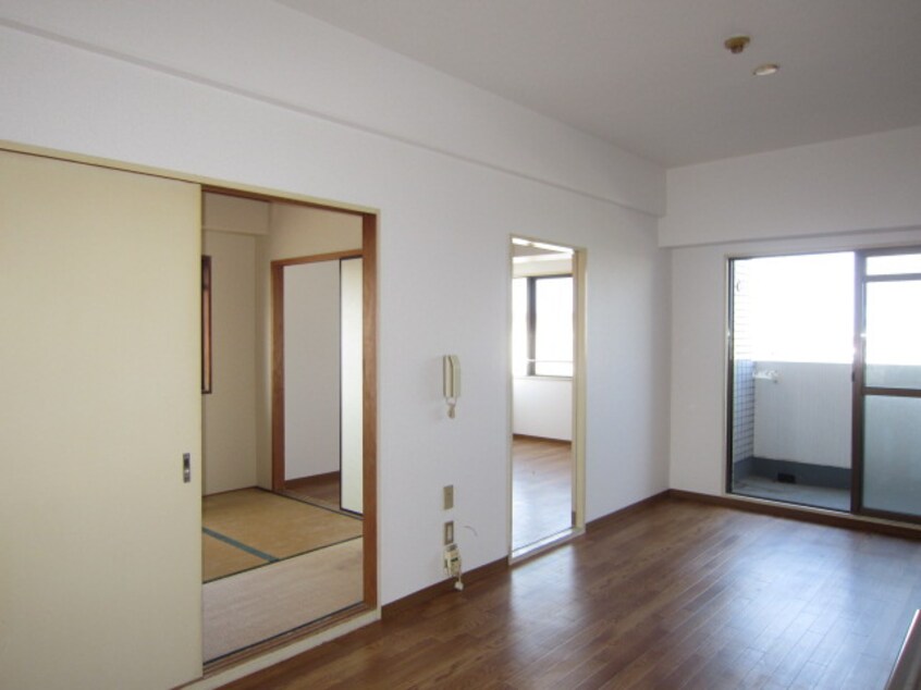 居室 みかさビル