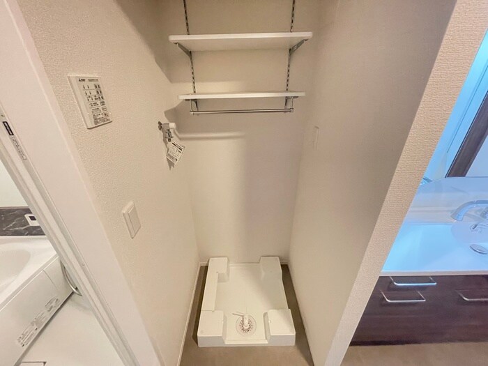 洗濯機置場 ロイズパレス中百舌鳥ＷＥＳＴ