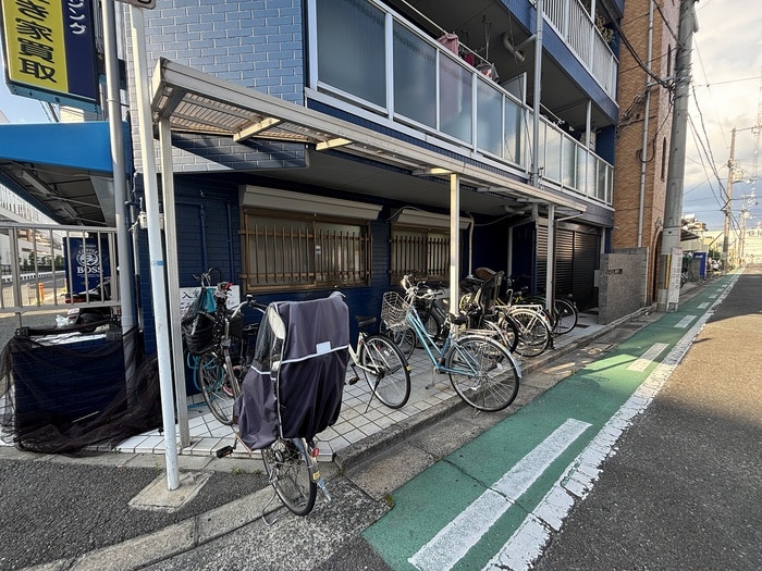 駐輪場 ブーゲンビリア