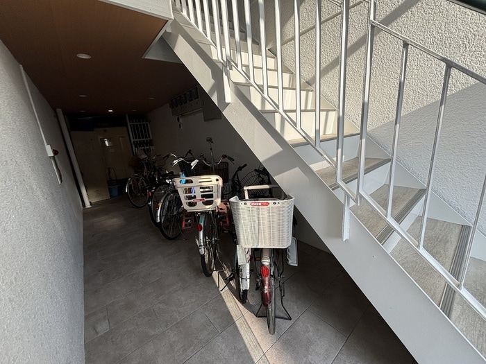 駐輪場 ブーゲンビリア