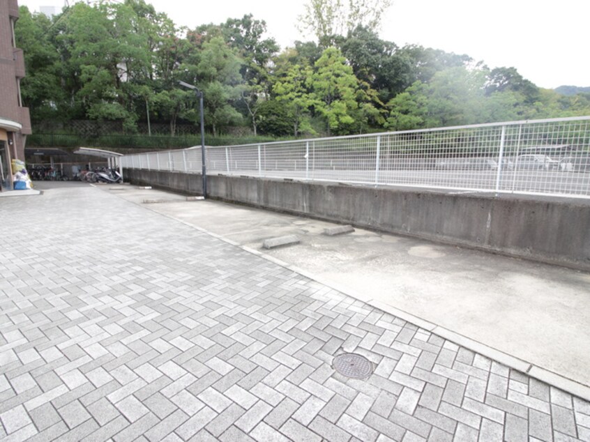 駐車場 シャルレ桂坂