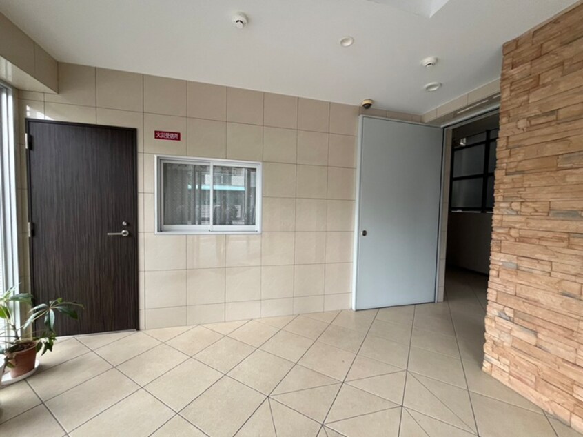 エントランス部分 アスティーレ三宮