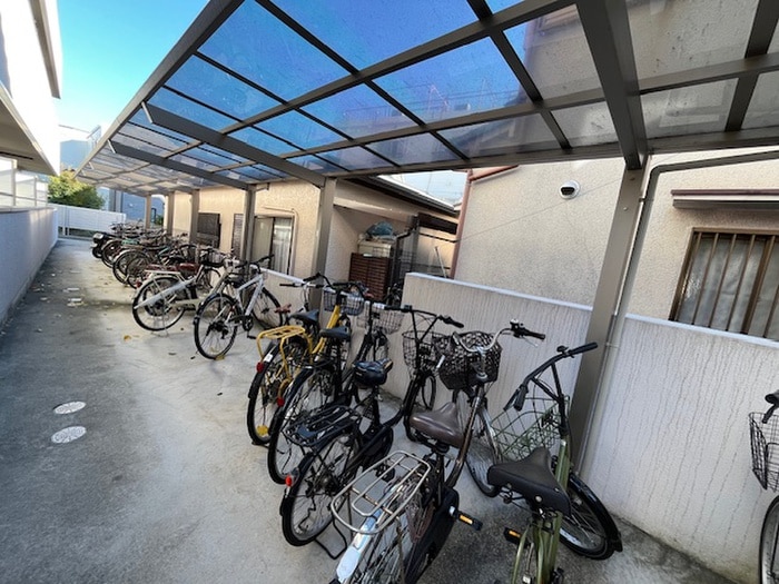 駐輪場 グランツ石橋