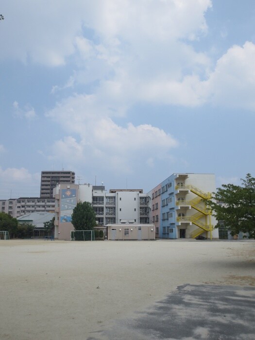 門真市立速見小学校(小学校)まで255m コーポノーブル