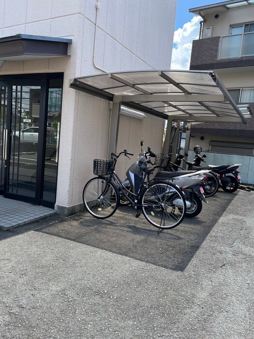 駐輪場 カケイハイツ