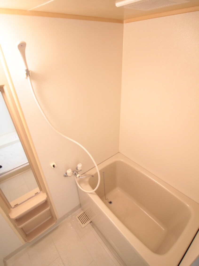 バス／シャワールーム等 ロイヤルヴィラ壱番館