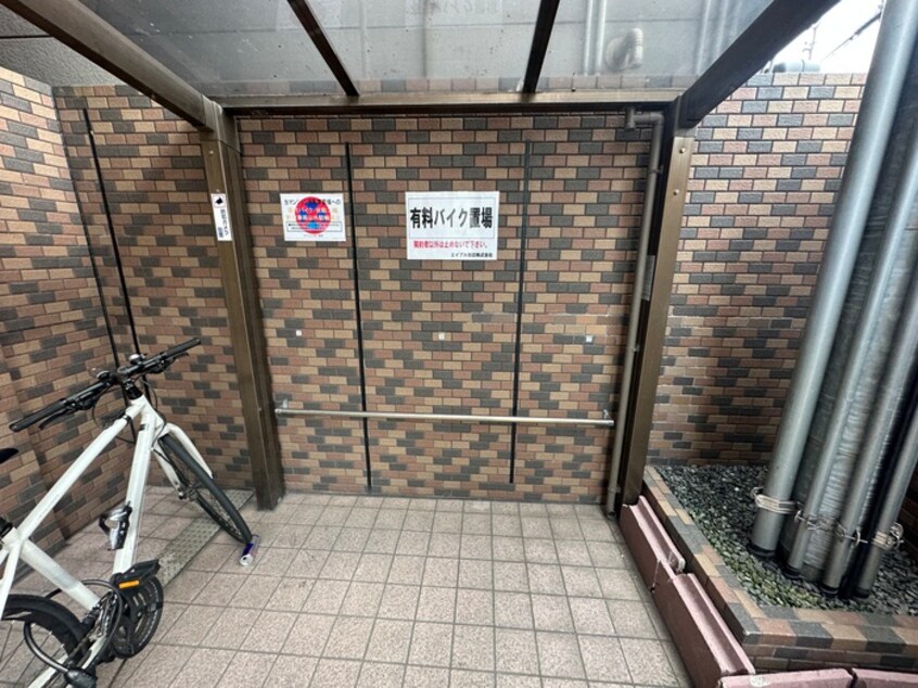 バイク置き場 マンション丸旺