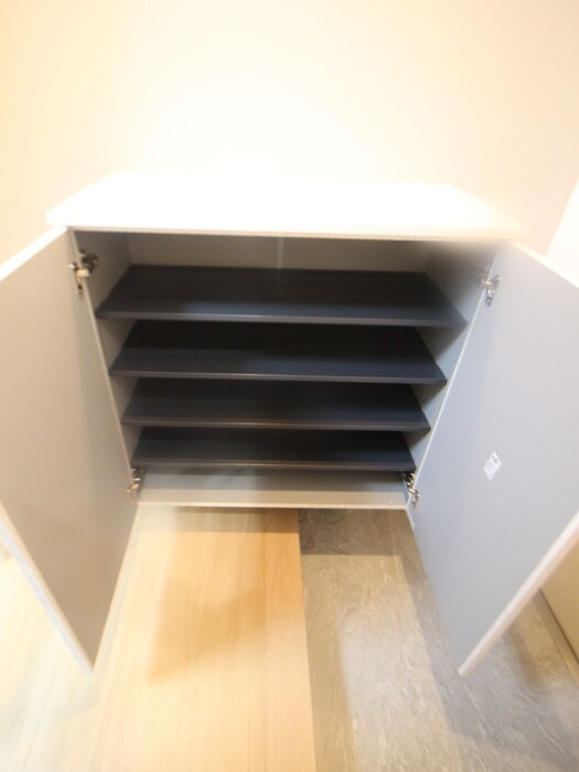 靴箱 La maison de Rita