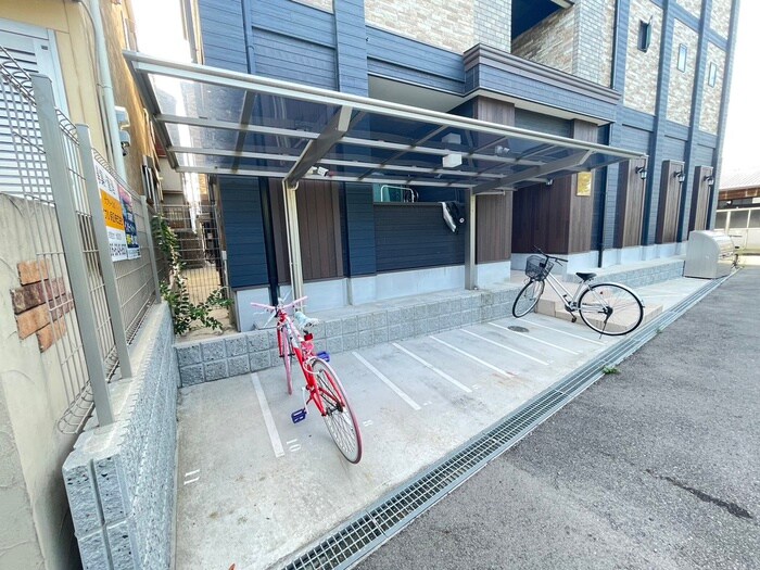 駐輪場 ﾄﾞﾑｽｳｴｽﾄ