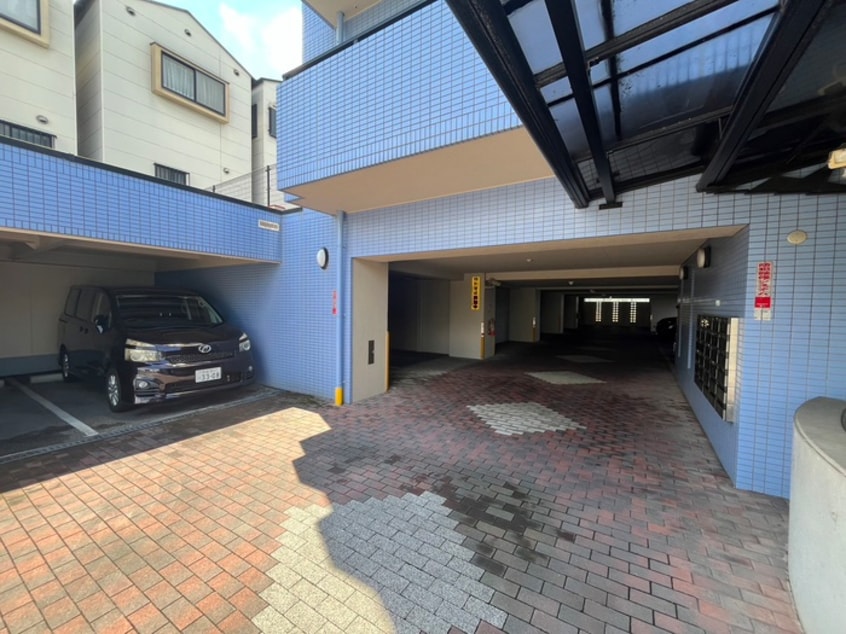 駐車場 ラ・ビオーレ