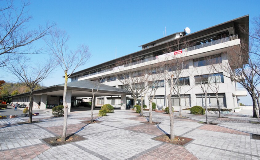 京田辺市役所(役所)まで460m ルミエ－ルⅡ