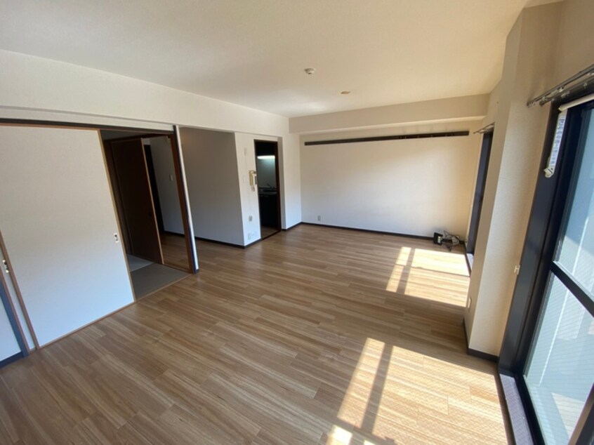 居室 アイズ甲東