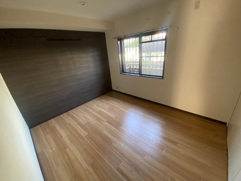 居室 アイズ甲東