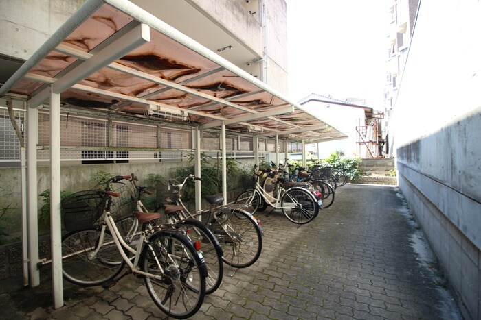 駐輪場 モトヤマコルティ－レ